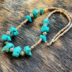 Kingman Turquoise, Silver Fluted Disk Beads & Pen Shell Heishi (22&quot;, 1970s, Santo Domingo (Tewa)): Classic Southwestern Design