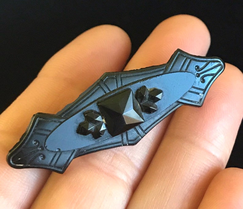 Vulcanite-Antique Victorian Mourning Pin( East Lake Style) 2.15" image 3