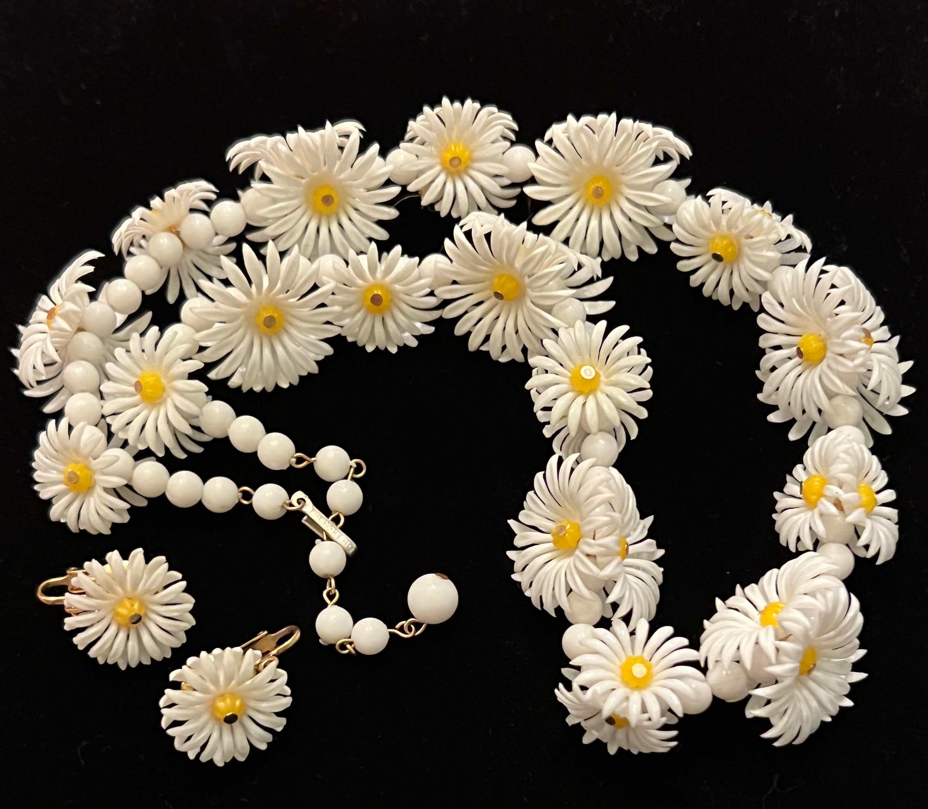 Lovely Daisy Set : Plastic-Hallmarked Hong Kong- Early 1950s (18”, Extender 2.5”- Earrings .75”)