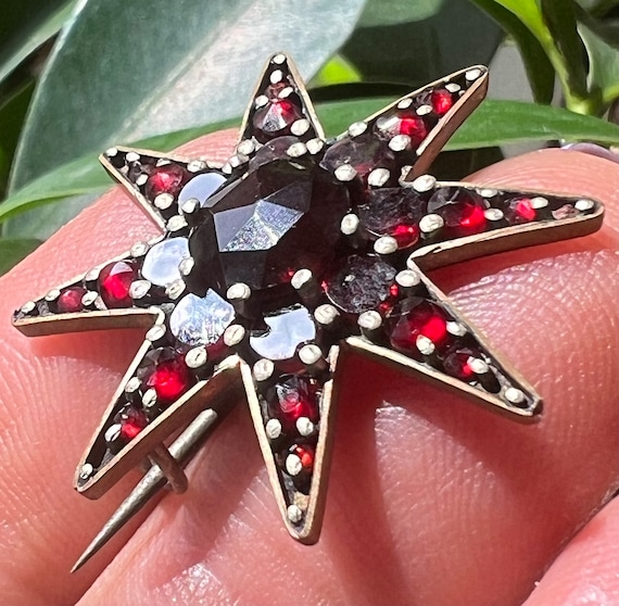 Antique Victorian/Edwardian Garnet Starburst Broo… - image 2