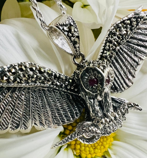 Sterling Silver & Marcasite Owl With Lovely Garne… - image 2
