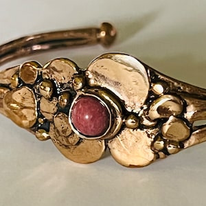 Elivid Hillestad Organic Modernist (1960-1975) Bronze & Thulite Cuff ( Interior 5.40”, Gap 1.5”)