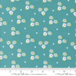 Moda Laguna Sunrise von Sherri & Chelsi - Morning Glory Blumendruck auf Türkis (Artikel # 37682 18) - Meterware