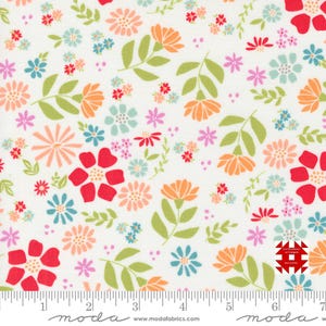 Moda Laguna Sunrise von Sherri & Chelsi - Wild Rose Blumen Print auf Off White (Artikel # 37680 11) - Meterware