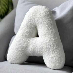 Weißes Boucle Alphabet Buchstaben Kissen - Buchstaben Kissen - Boucle Kissen - Boucle Buchstabe - Kinderzimmer Kissen - Babyzimmer Dekor
