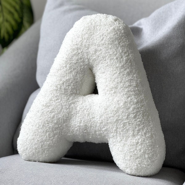 Cuscino con lettera dell'alfabeto Boucle bianco - Cuscino con lettera - Cuscino Boucle - Lettera Boucle - Cuscino per l'asilo nido - Decorazione della cameretta del bambino