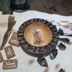 Small Hawthorn Ritual Bowl, Hand Carved with Norse Elder Futhark Runes & Protection Bindrune. Viking Blot Bowl, Trinket Bowl, Ring bowl.
