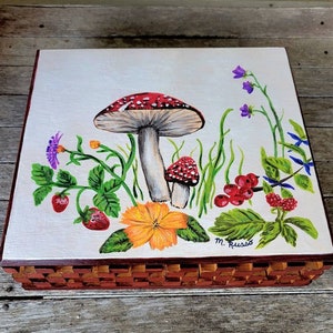 Handpainted Vintage Handmade Wooden Mushroom Jewelry / Trinket Box. Mushrooms & Floral  Cottagecore / Fairy Core Aesthetic.