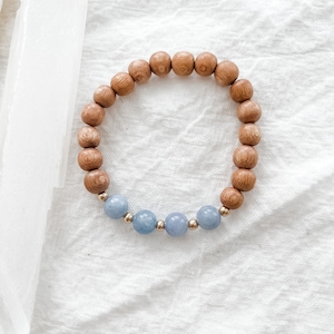 Bracelet extensible en quartz bleu, bracelet extensible, bracelet en quartz bleu clair, bracelet en bois de rose et quartz bleu, bracelet en bois extensible