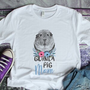 Guinea Pig Mom Shirt Cute Pet Owner Gift Short-Sleeve Unisex Guinea Pigs Flowers Tee - Sizes X-Small to 4XL