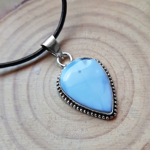 Blauer Owyhee Opal Anhänger in Sterling Silber Boho Rohkristall Halskette Statement Halskette