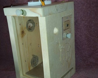 Single Mini Beezza Hut(shipping is free in U.S) holds 30-40 bees.