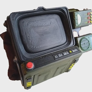 Fallout 76 Pip-Boy 2000 1:1 Scale Model Kit Prop Cosplay