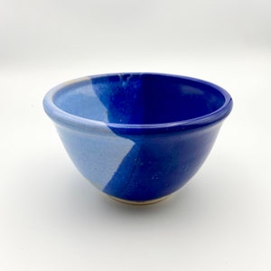 Blue ceramic bowl | dark blue light blue glazed serving bowl | blue and white bowl