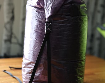 Dyneema roll top compression sack (round bottom)