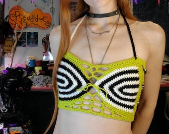 Inverted B&W Crochet Top with Green Border