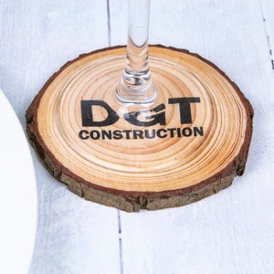 Wood Slice Werbeuntersetzer • Individuelle Untersetzer • Wood Slice Untersetzer mit Branding • Einzigartiges Promo-Produkt • Werbegeschenke für Kunden