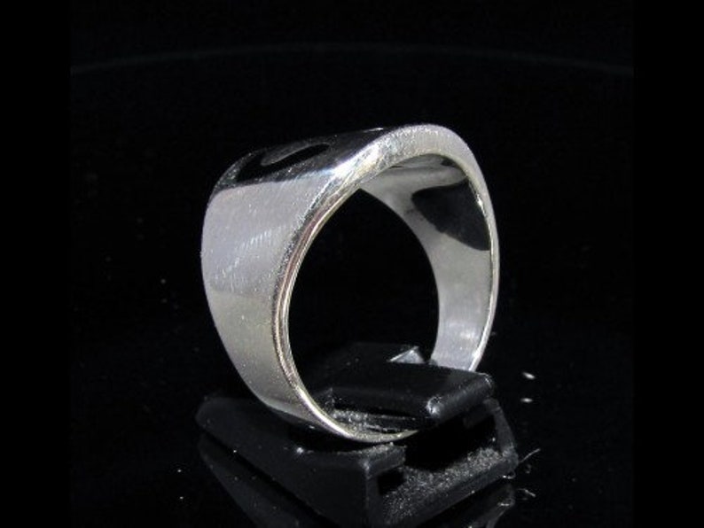 Sterling silver initial ring Arabic letter Nun Nuun initial Noon with black enamel high polished Sterling silver 925