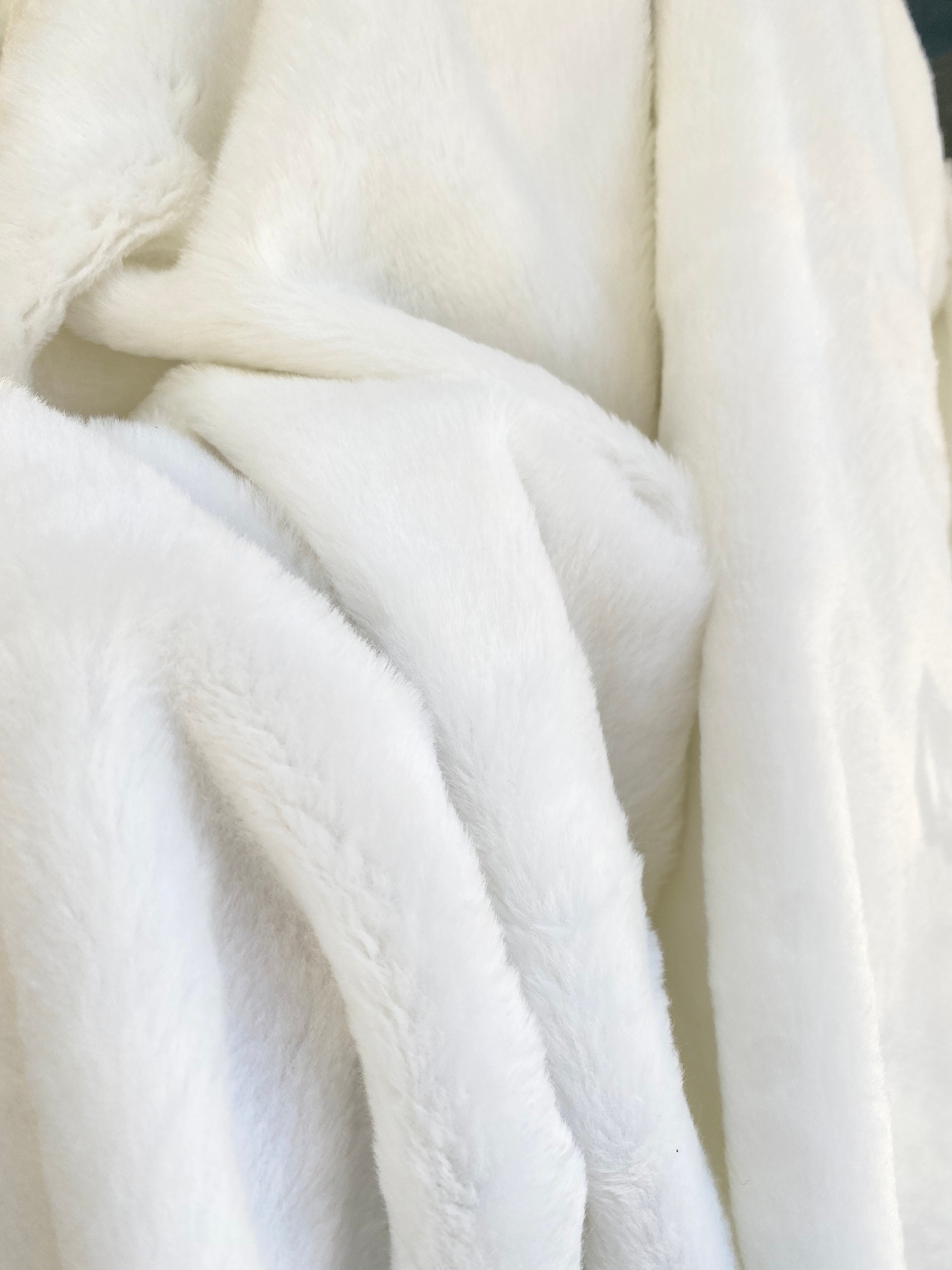 White Tip-Dyed Rabbit Fake Fur Fabric - China Faux Fur and Fake Fur price