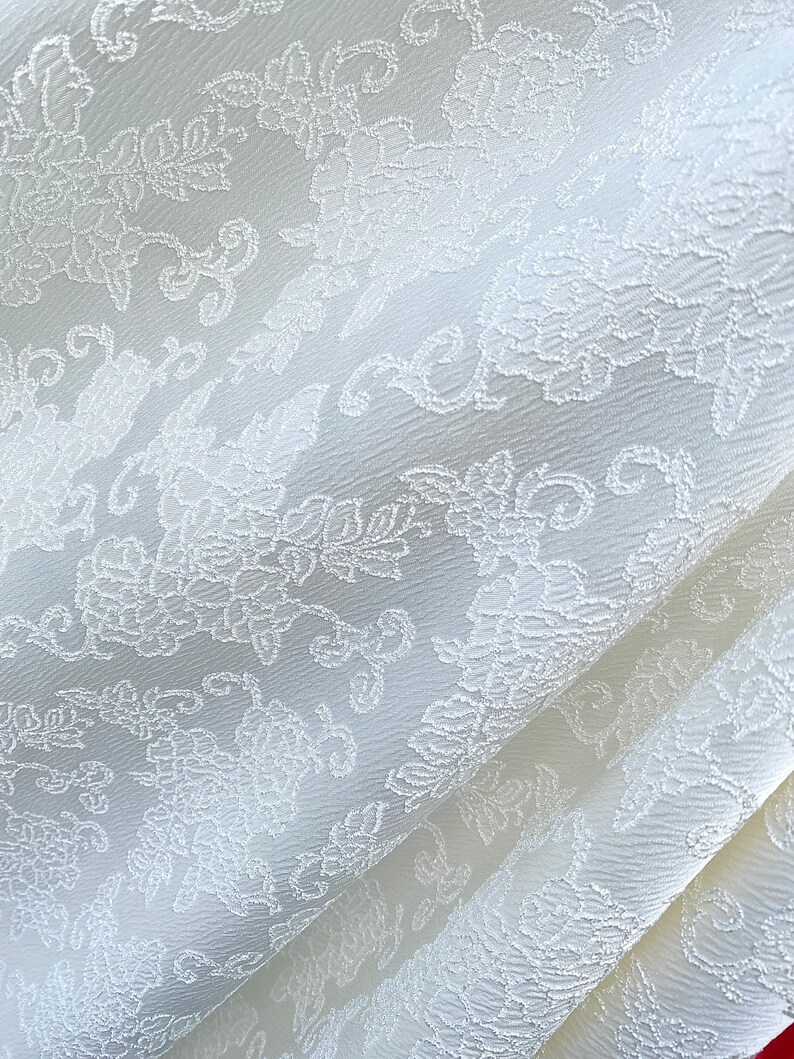 Ivory Jacquard Brocade Retort