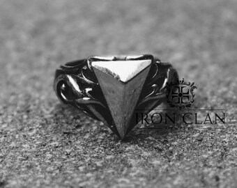 TRIANGLE (Handsculpted Skull Ring • Gothic Signet Ring)