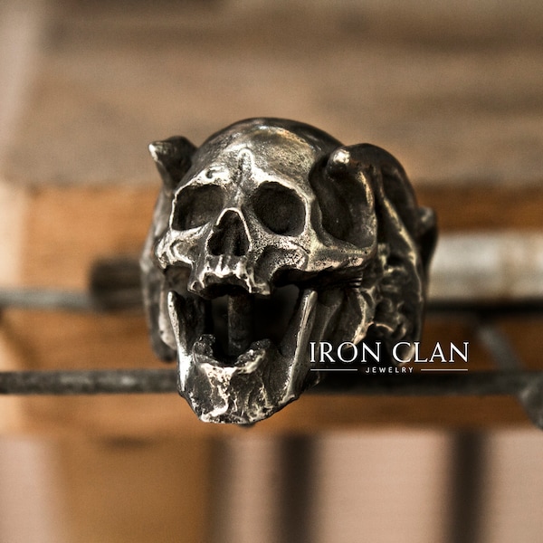 HELLRIDER (Handsculpted Skull Ring • Bikers Ring)