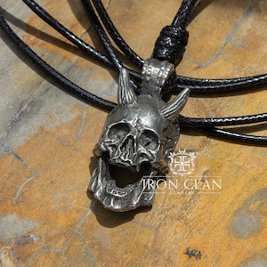 LUCIFUGE EATER (Handsculpted Pendant • Skull pendant)