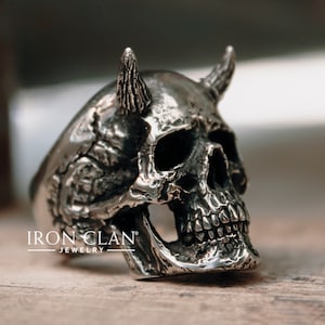 LUCIFUGE INFINITY (Handsculpted Skull Ring • Men Ring)