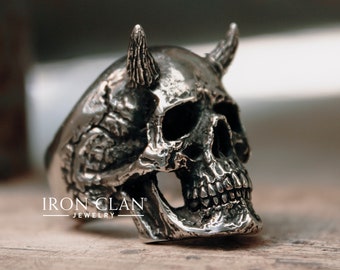 LUCIFUGE INFINITY (Handsculpted Skull Ring • Men Ring)