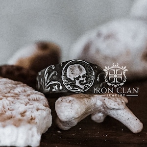 WREATH (Handsculpted Ring • 925 Silver & Gold Skull Gothic Ring)
