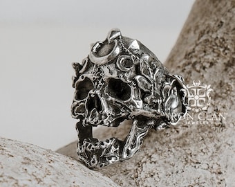 MORRIGAN (Handsculpted Skull Ring • Gods Mythologycal Ring)