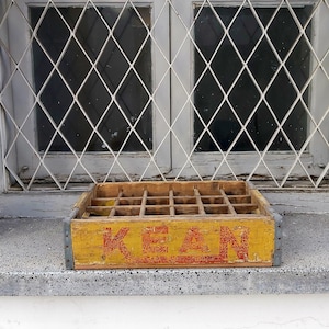 Vintage Wooden Greek Soda &#39;KEAN&#39; Crate