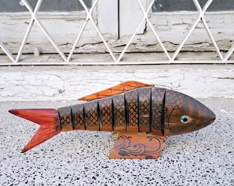オリーブの木で作られた動く魚 - Etsy 日本