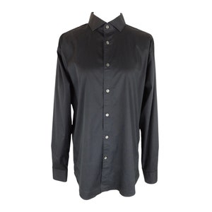 Vintage 2000s Y2K Men&#39;s Minimalist Solid Basic Black Collared Long Sleeve Button Up Shirt | Men’s Size S