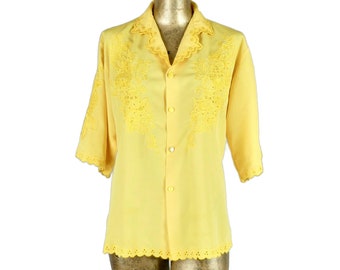Vintage 80s Bohemian Grandmacore Prairie Cottagecore Bright Yellow Collared Floral Cutout Detail Button Up Half Sleeve Blouse