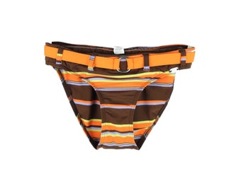 Bañador vintage estilo hippie bohemio Y2K de los años 2000 con cinturón, color marrón y naranja, a rayas