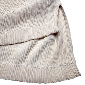 Vintage 2000s COMME des GARÇONS Silk Beige High Waisted Crinkle Pleated Knee Length Midi Skirt | Size M