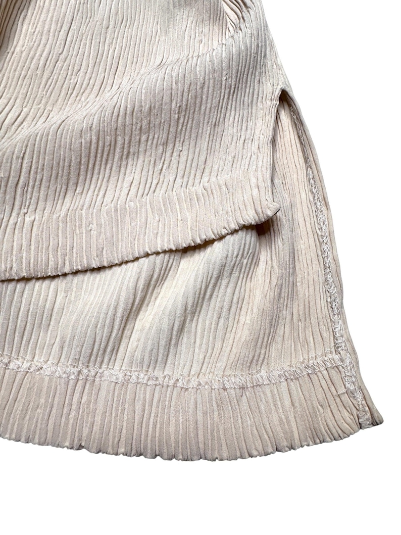 Vintage 2000s COMME des GARÇONS Silk Beige High Waisted Crinkle Pleated Knee Length Midi Skirt | Size M