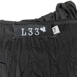 Vintage 2000s Y2K Soft Grunge Goth Black Ruffled Collared Long Sleeve Button Down Blouse with Floral Detail | Size L