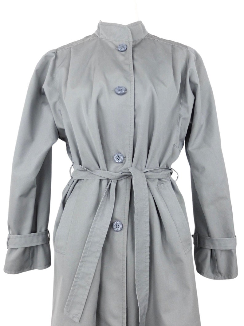 Vintage 70s Mod Hippie Utility Streetwear Basic Solid Grey Mockneck Button Down Long Trench Coat with Waist Tie | Women’s Size S-M