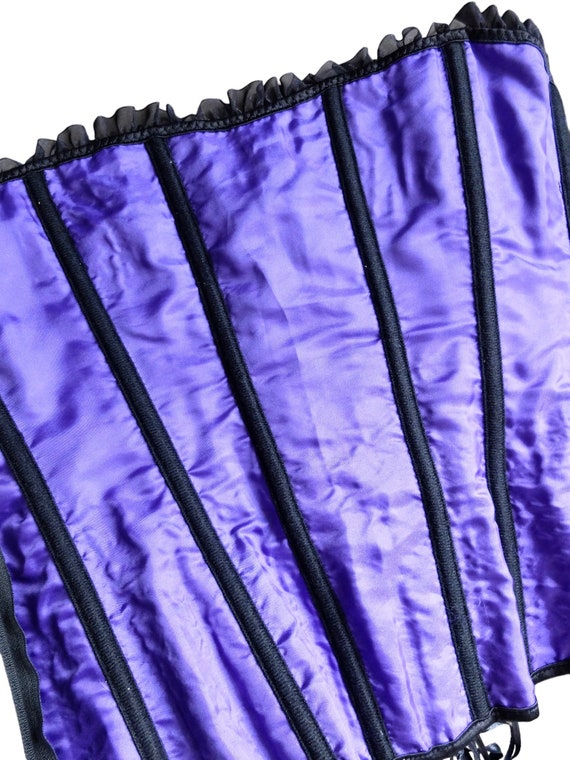 Vintage 2000s Y2K Gothic Purple Black Ruffled Lace Sleeveless