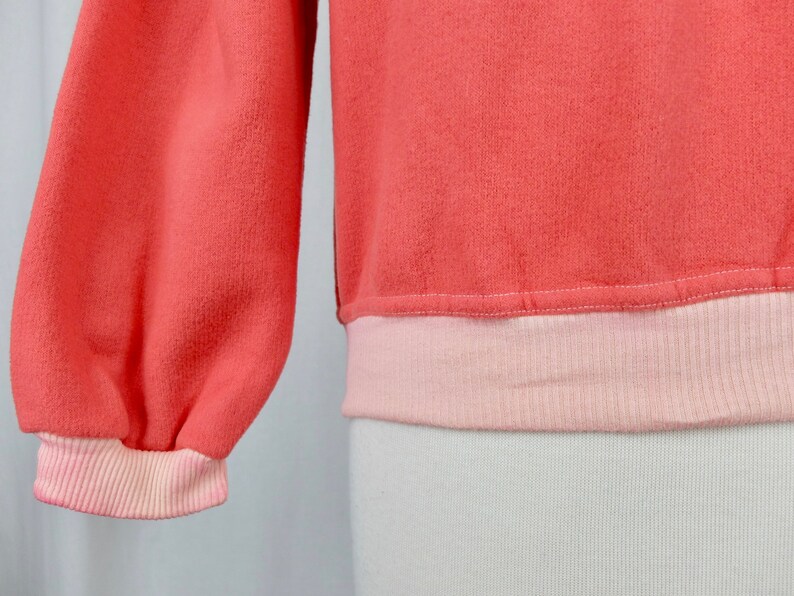 Vintage 1980/'s Athletic Crew Neck Long Sleeve Pullover Graphic Sweatshirt