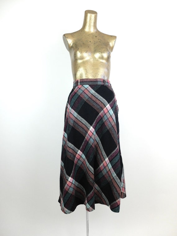 Vintage 50s Mod Black and Pink Wool Tartan Argyle… - image 4