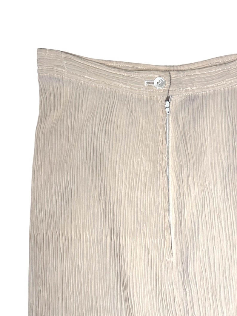 Vintage 2000s COMME des GARÇONS Silk Beige High Waisted Crinkle Pleated Knee Length Midi Skirt | Size M