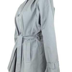 Vintage 70s Mod Hippie Utility Streetwear Basic Solid Grey Mockneck Button Down Long Trench Coat with Waist Tie | Women’s Size S-M