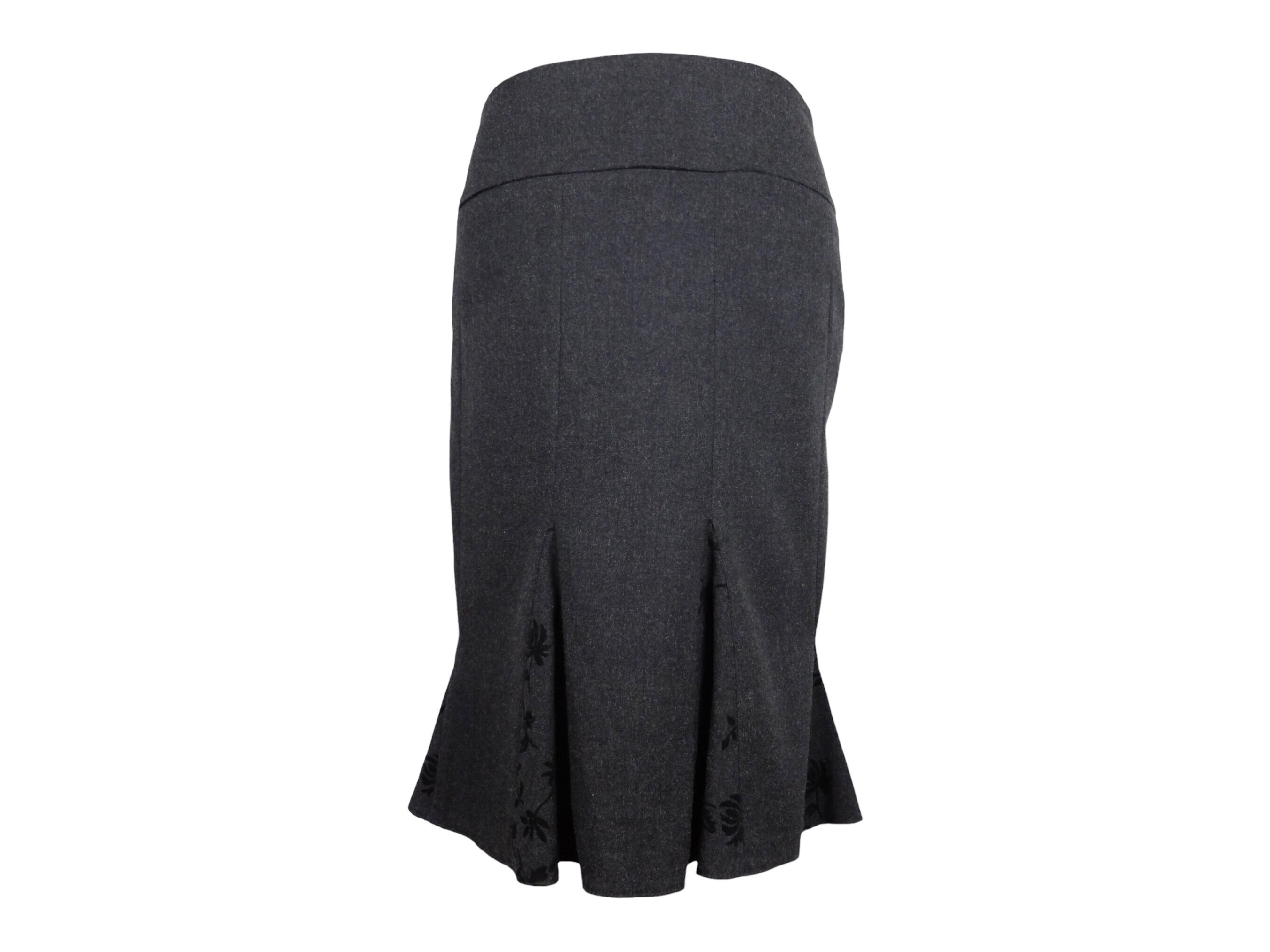 Vintage 2000s Y2K Chic Soft Grunge Low Rise Grey Peplum Below-the-Knee Pleated Midi Skirt with Floral Detail | 30 Inch Waist
