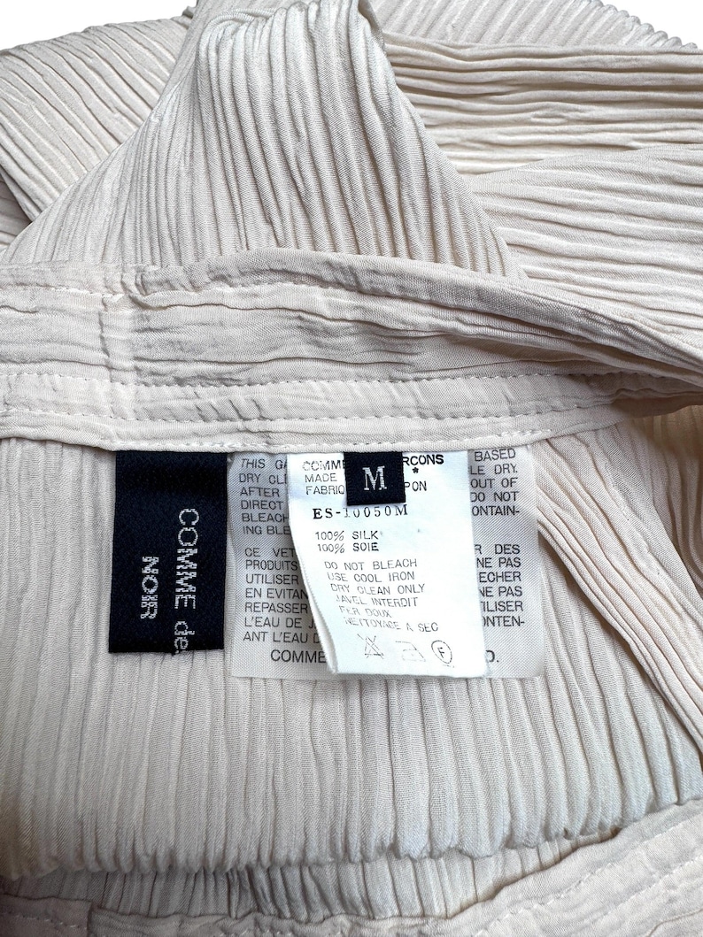 Vintage 2000s COMME des GARÇONS Silk Beige High Waisted Crinkle Pleated Knee Length Midi Skirt | Size M