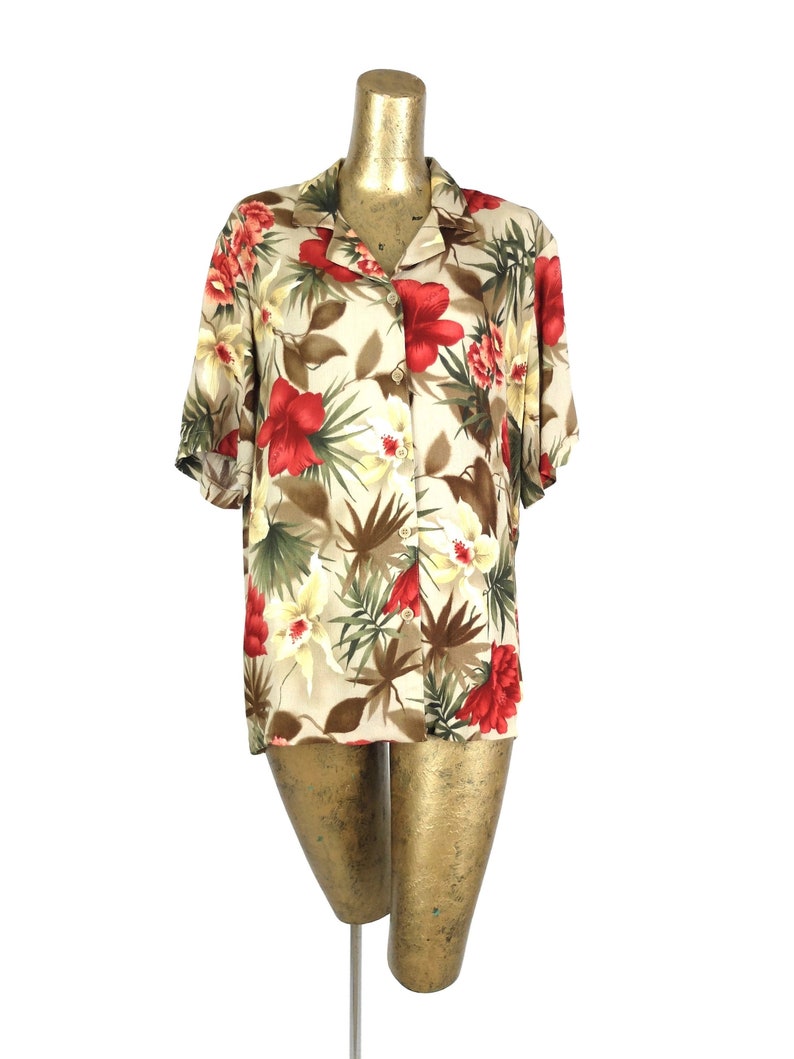 Vintage 70s Tropical Hawaiian Floral Collared Half Sleeve Button Up Shirt