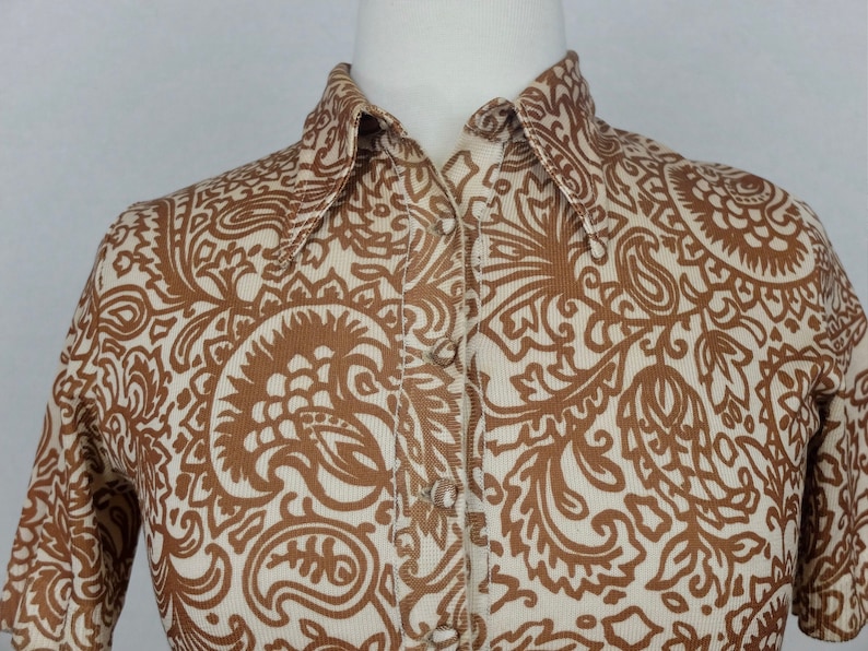 Vintage 1960/'s Mod Abstract Paisley Button Up Blouse with Pointed Collar