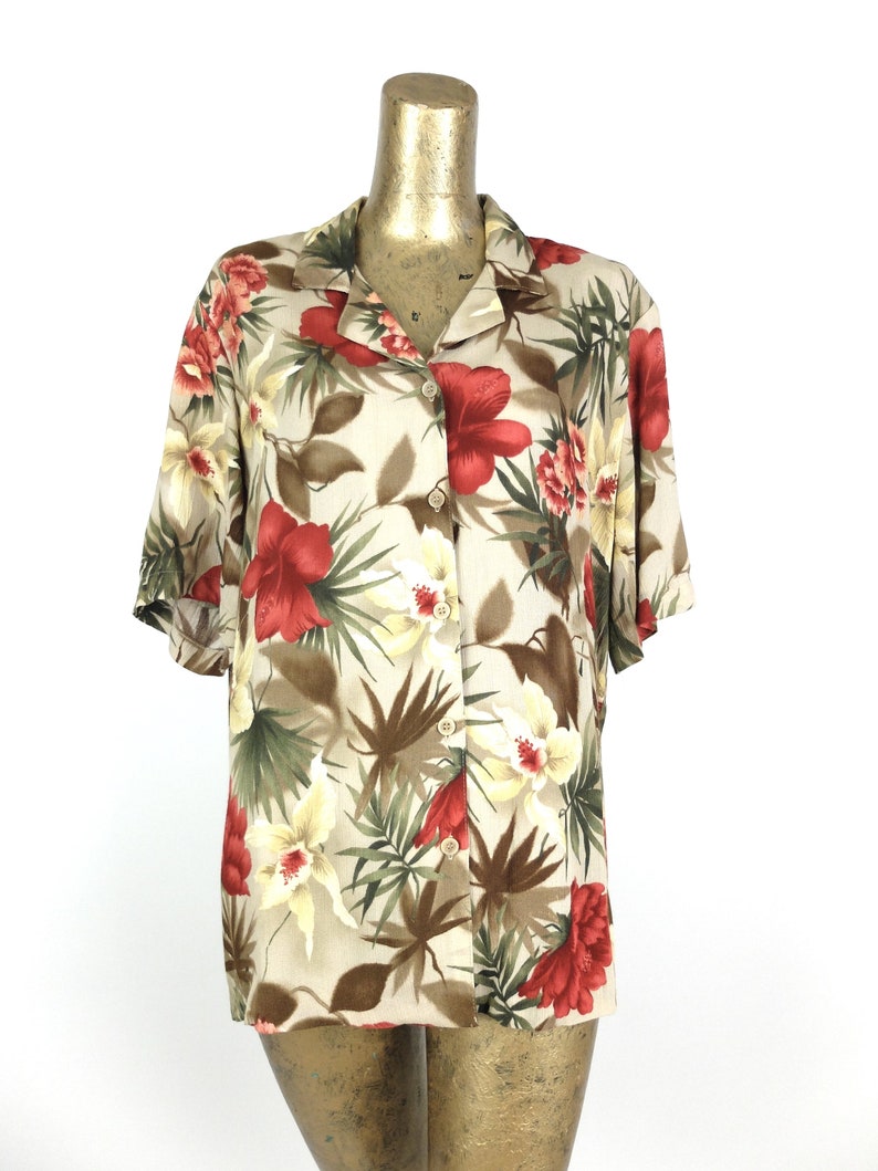 Vintage 70s Tropical Hawaiian Floral Collared Half Sleeve Button Up Shirt